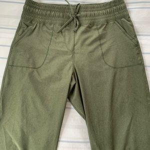 Albion Fit Destination Jetsetters, Heather Green!